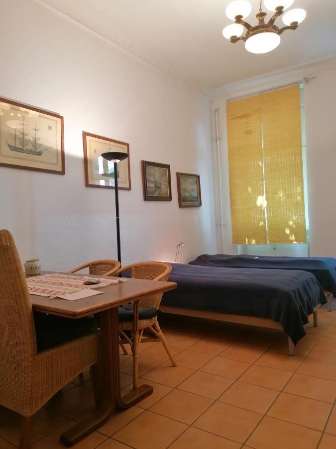 Apartment Esmarchstr. 20 *